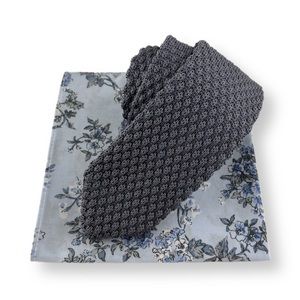Men’s Gray Knit Necktie & Lt. Blue Floral Pocket Square